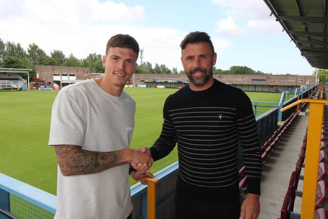 New South Shields signing Tom Broadbent with manager Kevin Phillips