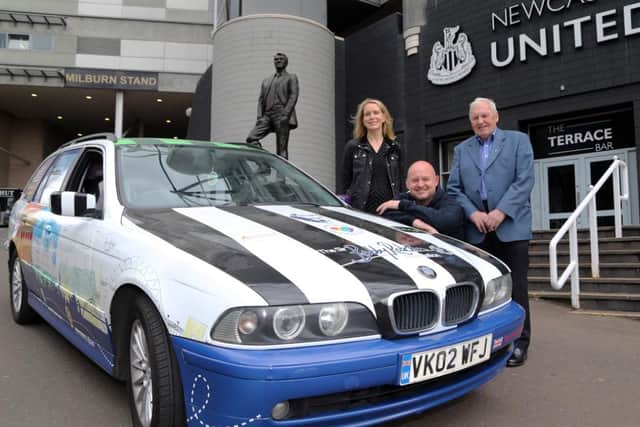 Lee Perkins, centre, is raising money for the Sir Bobby Robson Foundation.
