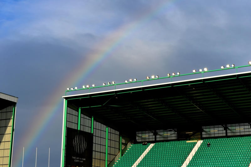 Hibernian have told 16-year-old striker Ethan Laidlaw that he will be allowed to move to the Premier League, with the Scot having already spent time on trial with Leeds United. (Football Insider)