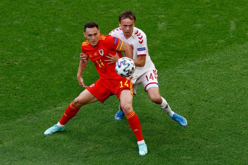 Burnley have entered talks to sign Swansea City full-back Connor Roberts. (Sky Sports)
(Photo by Koen van Weel - Pool/Getty Images)