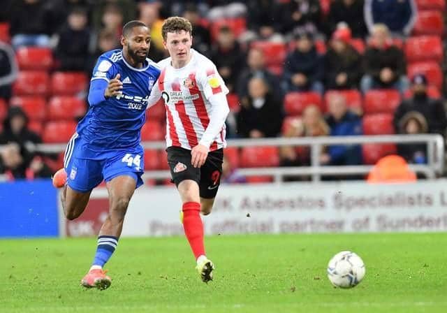 Nathan Broadhead playing for Sunderland.