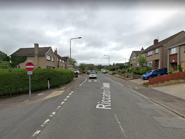 Temporary traffic lights for cable installation Between The Avenue and roundabout at Park and Ride.