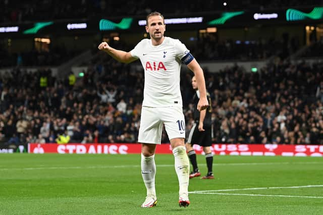 LONDON, ENGLAND - SEPTEMBER 30: Harry Kane of Tottenham Hotspur celebrates after scoring their sides fifth goal during the UEFA Europa Conference League group G match between Tottenham Hotspur and NS Mura at Tottenham Hotspur Stadium on September 30, 2021 in London, England. (Photo by Shaun Botterill/Getty Images)