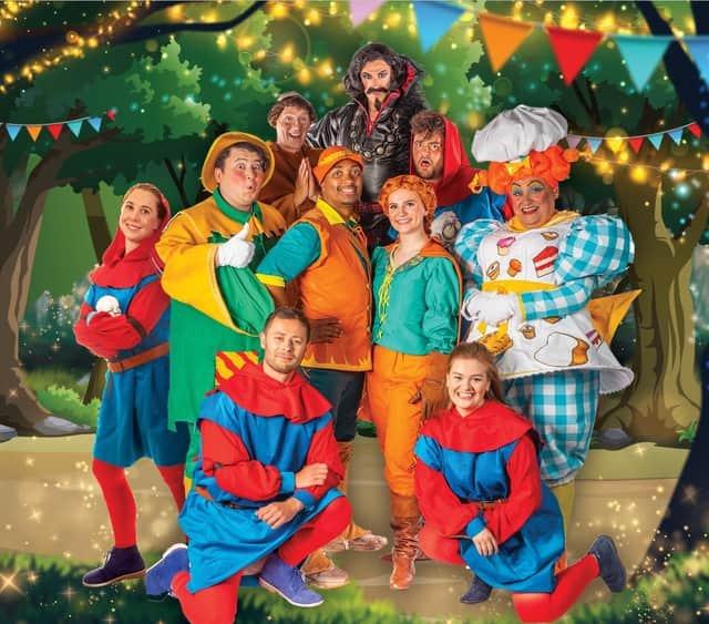 Families are set to feel well and truly festive as a much-loved pantomime returns for the Christmas season.
The Customs House will take audiences on a trip to the magical land of Cooksonville Forest, telling the enchanting tale of Robin Hood. Producers say the legend of the medieval outlaw has been turned into ‘a rollicking family panto’ by deft writing team Ray Spencer and Graeme Thompson, the pair previously responsible for award-winning pantos such as Snow White, Rapunzel and Beauty and the Beast.
The show will open at The Customs House on Thursday, November 24, 2022 and run until Saturday, January 7, 2023.