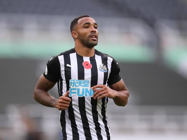 NEWCASTLE UPON TYNE, ENGLAND - NOVEMBER 01: Callum Wilson of Newcastle United looks on during the Premier League match between Newcastle United and Everton at St. James Park on November 01, 2020 in Newcastle upon Tyne, England. Sporting stadiums around the UK remain under strict restrictions due to the Coronavirus Pandemic as Government social distancing laws prohibit fans inside venues resulting in games being played behind closed doors. (Photo by Alex Pantling/Getty Images)