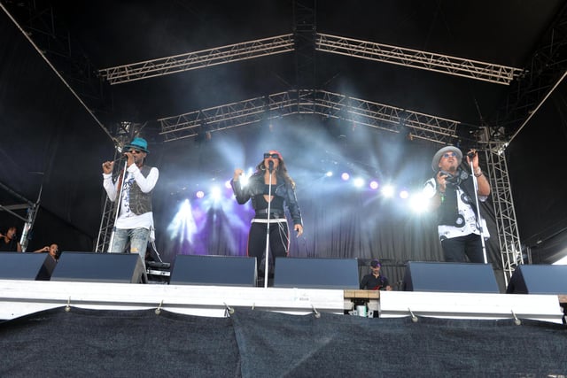 Despite a one hour delay due to "technical" issues, the crowd were in raptures as Shalamar took to the stage.