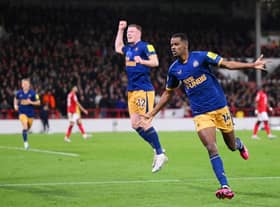 Alexander Isak of Newcastle United scores the team's second goal from a penalty kick during the Premier League match between Nottingham Forest and Newcastle United at City Ground on March 17, 2023 in Nottingham, England. (Photo by Laurence Griffiths/Getty Images)
