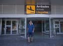 A tourist from leaves Ibiza Airport. (Photo by Andres Iglesias/Getty Images)