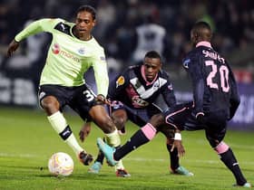 Newcastle's forward Nile Ranger (L) vies for the ball with Bordeaux's midfielder Henri Saivet (R) during the UEFA Europa League match between FC Girondins de Bordeaux and Newcastle United FC at the Chaban Delmas Stadium in Bordeaux on December 6, 2012. AFP PHOTO/ NICOLAS TUCAT        (Photo credit should read NICOLAS TUCAT/AFP via Getty Images)