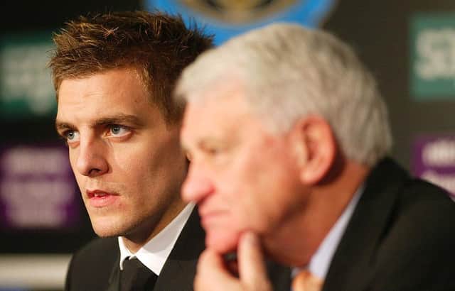 Newcastle manager Bobby Robson and new signing Jonathan Woodgate address the assembled media during a press conference at St James Park on January 31, 2003 in Newcastle, England. (Photo by Laurence Griffiths/Getty Images)