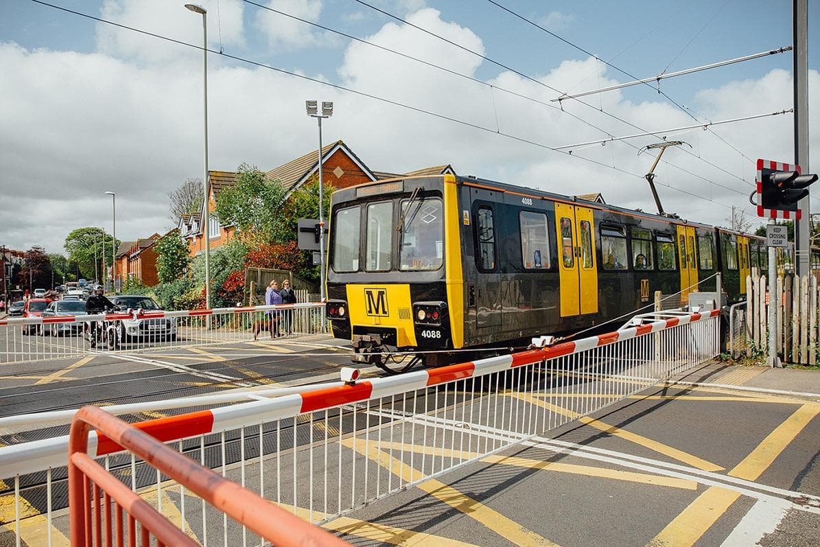 Metro teams warn of overnight noise at track works continue