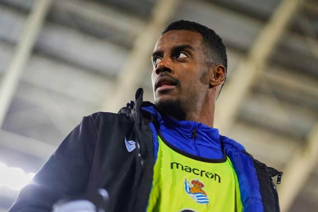 Alexander Isak of Real Sociedad looks on prior to the LaLiga Santander match between RCD Mallorca and Real Sociedad at Estadio de Son Moix on March 02, 2022 in Mallorca, Spain. (Photo by Rafa Babot/Getty Images)