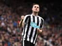 Chris Wood of Newcastle United celebrates scoring their penalty in the penalty shoot out during the Carabao Cup Third Round match between Newcastle United and Crystal Palace at St James' Park on November 09, 2022 in Newcastle upon Tyne, England. (Photo by George Wood/Getty Images)
