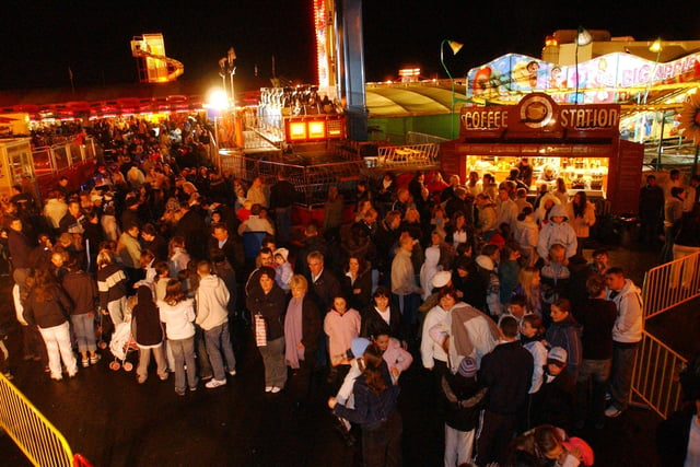 Lots of spectators at the 2004 fireworks display. Were you there?