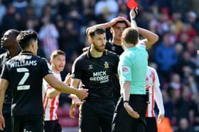 Sunderland beat 10-man Cambridge United on Saturday.