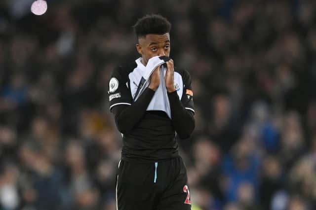 Joe Willock of Newcastle United looks dejected following their sides defeat after the Premier League match between Everton and Newcastle United at Goodison Park on March 17, 2022 in Liverpool, England. (Photo by Stu Forster/Getty Images)