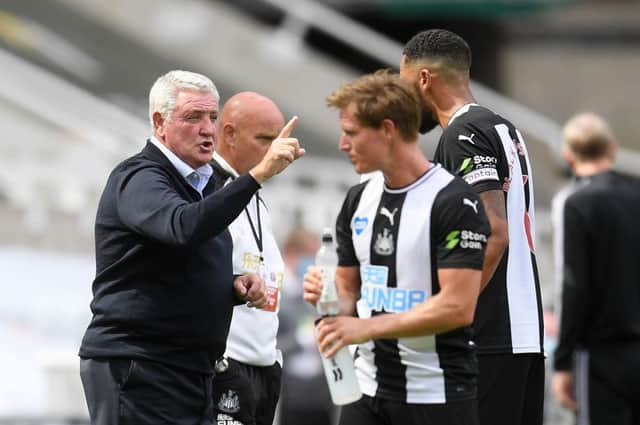 Steve Bruce has named an unchanged side for Newcastle's Premier League match against Aston Villa.