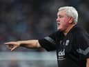 Steve Bruce, manager of West Bromwich Albion gives instructions during to the Carabao Cup Second Round match between Derby County and West Bromwich Albion at Pride Park Stadium on August 23, 2022 in Derby, England. (Photo by Matthew Lewis/Getty Images)