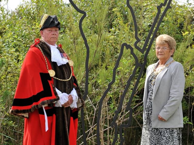 The Mayor Cllr Norman Dick unviels the WWI Tommy statue outside Haven Point, South Shields.