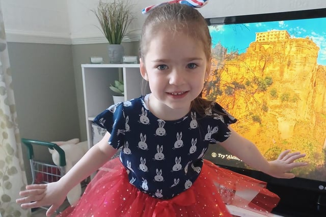 Tilly Taylor, age 4, is ready to meet Her Majesty.