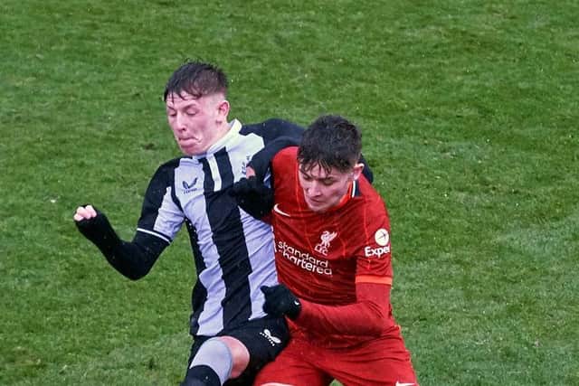 Jay Turner-Cooke of Newcastle United battles with former Magpies youngster Bobby Clark (Photo by Nick Taylor/Liverpool FC/Liverpool FC via Getty Images)