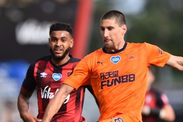 Fernandez left Newcastle United this summer, joining Elche on a free transfer. However, the Argentine was on the move once again in January after having his contract cancelled by the Spanish side, joining Al-Duhail in Qatar.