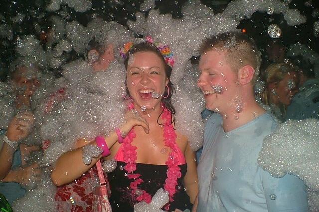 Great times in 2005. Remember them? Photo: Wayne Groves.