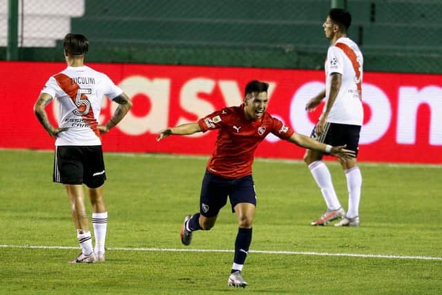 Independiente winger Alan Velasco is reportedly being tracked by Newcastle United. (Photo by NICOLAS ABOAF/AFP via Getty Images)