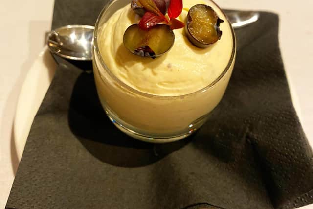 Course 6: lemon syllabub with Champagne jelly
