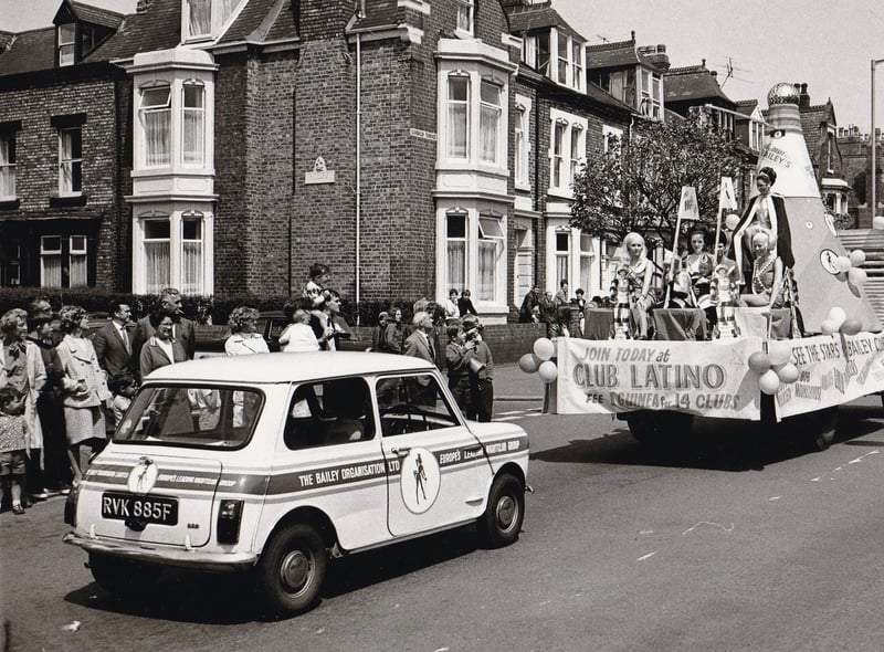 The Latino float in Ocean Road in the late 1960s. Photo: Freddie Mudditt (Fietscher Fotos).