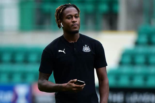 Rolando Aarons.