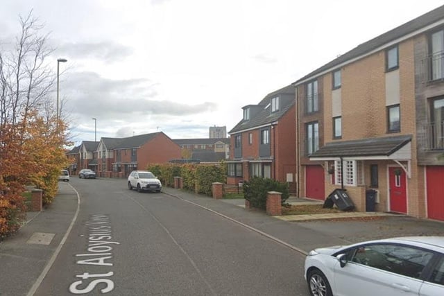 The estimated average household incoming in Hebburn West is £34,600.