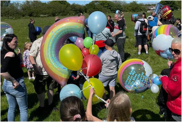 Friends and family of Robbie Elliott came together to pay tribute to him with a balloon release in South Shields.