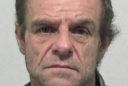 Bungling shop thief Mark Dagg has been jailed by magistrates.