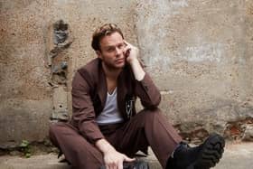 Olly Murs most recent show was halted mid-performance as the singer revealed he was having ‘voice issues.’