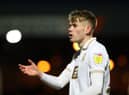 Lewis Cass has agreed to join Port Vale.