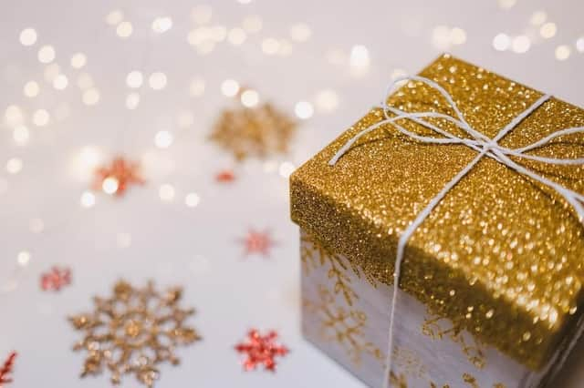 People born near Christmas get fewer presents over their lifetime suggests research (photo: Unspalsh)