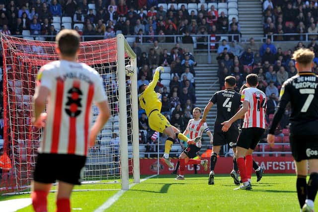 Elliot Embleton scores an audacious free kick at the Stadium of Light