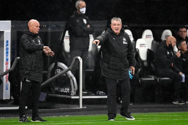NEWCASTLE UPON TYNE, ENGLAND - OCTOBER 03: Steve Bruce, Manager of Newcastle United gives his team instructions during the Premier League match between Newcastle United and Burnley at St. James Park on October 03, 2020 in Newcastle upon Tyne, England. Sporting stadiums around the UK remain under strict restrictions due to the Coronavirus Pandemic as Government social distancing laws prohibit fans inside venues resulting in games being played behind closed doors. (Photo by Peter Powell - Pool/Getty Images)