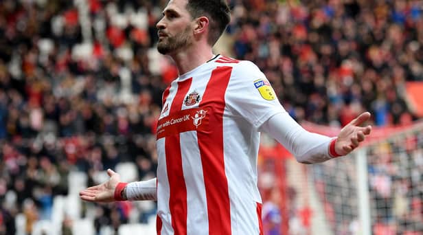 Ex-Sunderland and Rangers striker linked with surprise Championship move after public contract row