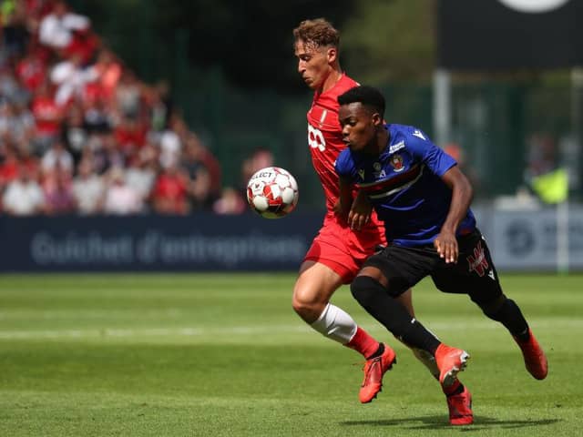 Evann Guessand playing for Nice.