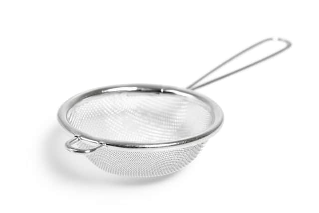 Swap tea bags for a tea strainer (photo: Adobe)