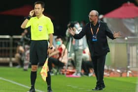 This photo taken on August 20, 2020 shows Dalian Pro coach Rafael Benitez (R) reacting during their Chinese Super League football match against Shenzhen FC in Dalian, in China's northeast Liaoning province. - Former Real Madrid and Liverpool boss Rafael Benitez vowed improvements at Dalian Pro after their latest defeat left them rooted to the bottom of their group in the Chinese Super League. (Photo by STR / AFP) / China OUT (Photo by STR/AFP via Getty Images)
