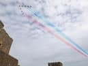 The Red Arrows fly over Carrickfergus Castle in 2021. Picture by Matt Mackey / Press Eye.