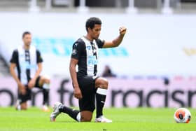 Isaac Hayden takes the knee for Newcastle United