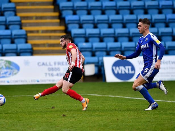 Lynden Gooch settles the contest in stoppage time