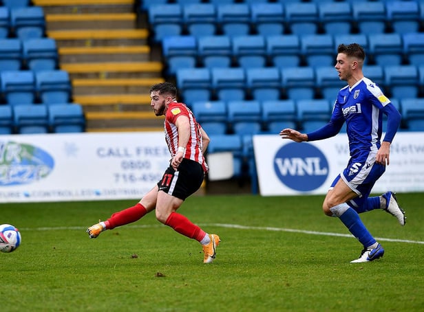 Lynden Gooch settles the contest in stoppage time