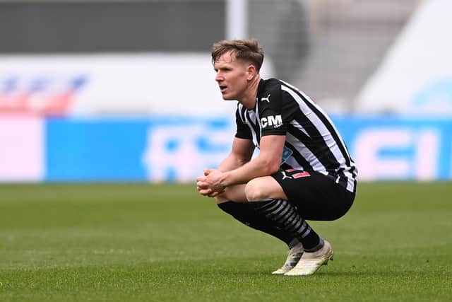 Matt Ritchie of Newcastle reacts on the final whistle after the Premier League match between Newcastle United and Tottenham Hotspur