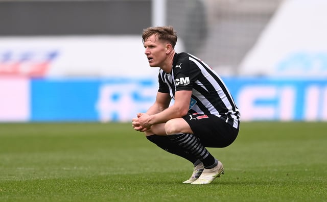 Matt Ritchie of Newcastle reacts on the final whistle after the Premier League match between Newcastle United and Tottenham Hotspur