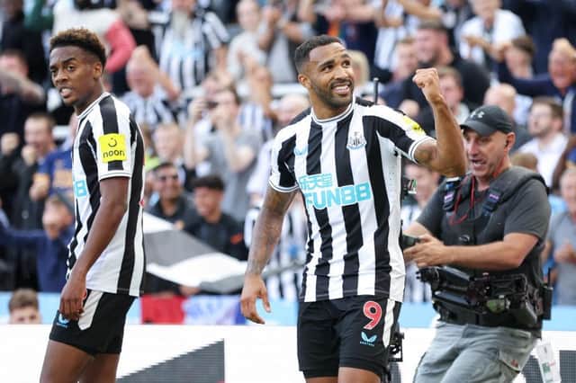 Callum Wilson of Newcastle United celebrates scoring their side's second goal during the Premier League match between Newcastle United and Manchester City at St. James Park on August 21, 2022 in Newcastle upon Tyne, England. (Photo by Clive Brunskill/Getty Images)